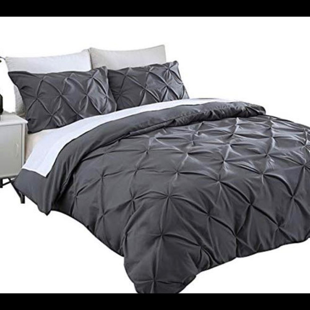 Grey Pinched Comforter